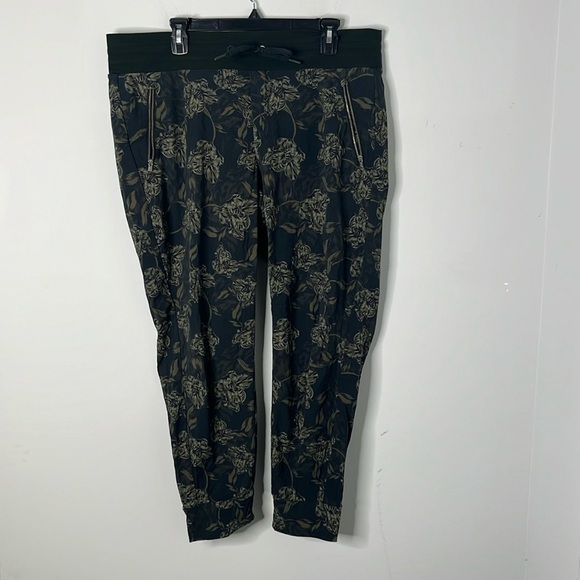 Athleta Trekkie North Printed Terra Firma Olive Jogger - Picture 2 of 8